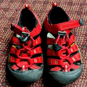 Keen toddler size 10 red sandals